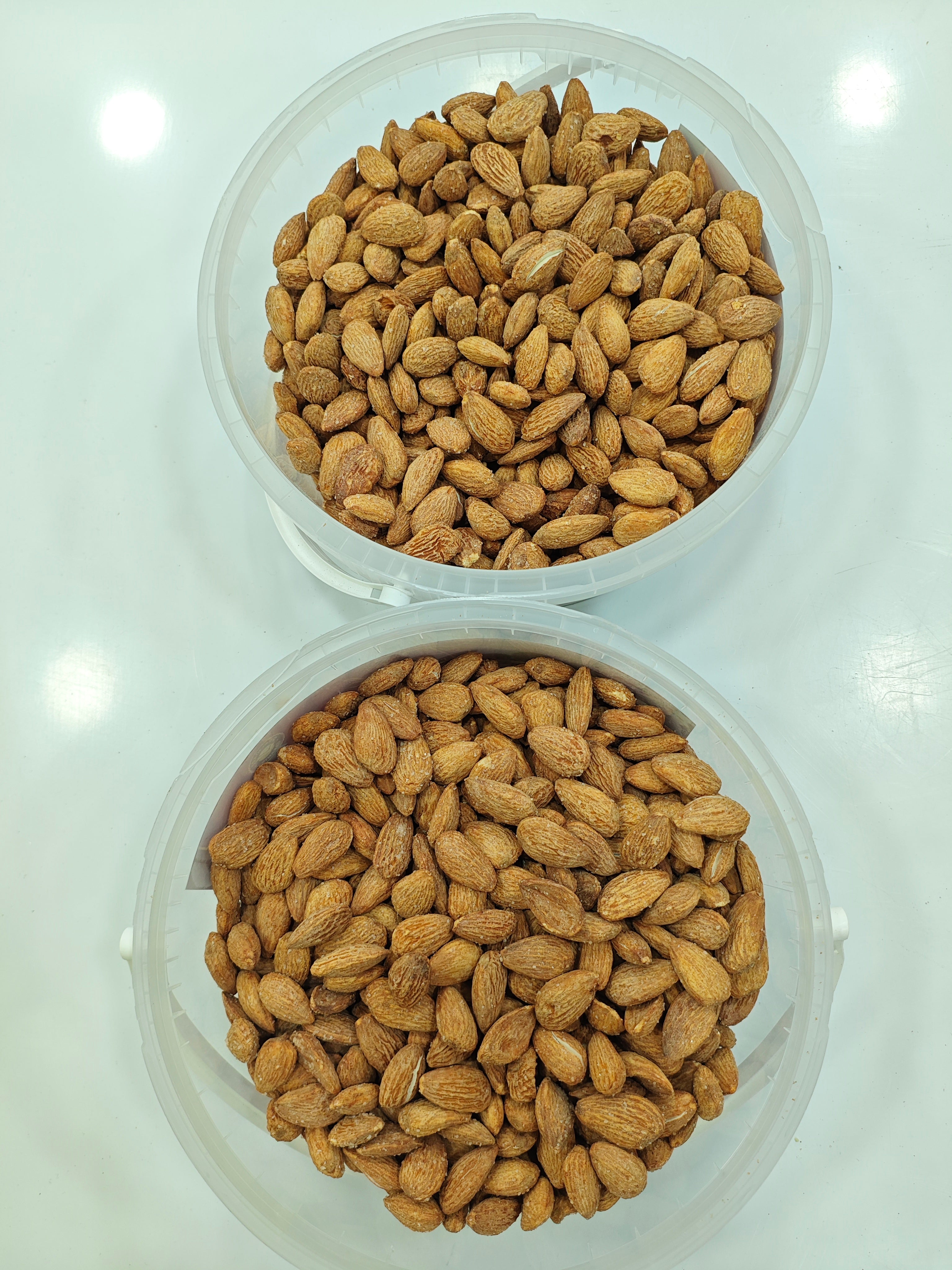 Farouk Platinum – لوز محمّص فاخر | Luxe Almonds